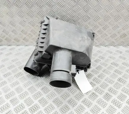 Opel Vivaro Air filter box 165009078R 93867738