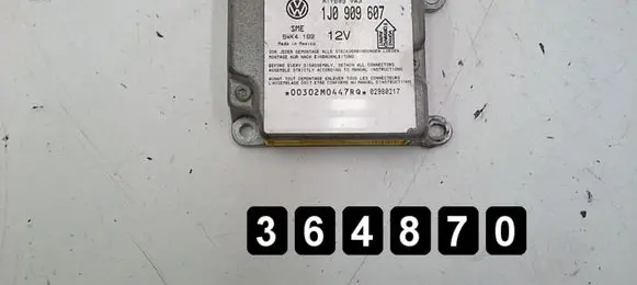Volkswagen PASSAT B5 Engine control unit/module 1J0909607
