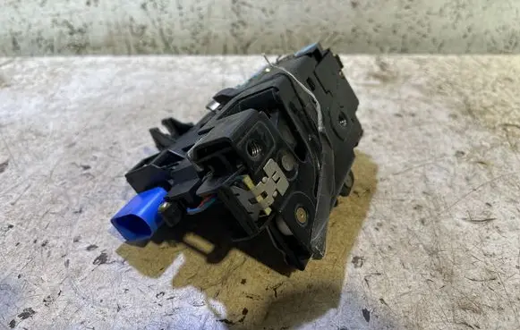 Volkswagen Phaeton Front door lock 3D1837016 PA6630GG E840298002