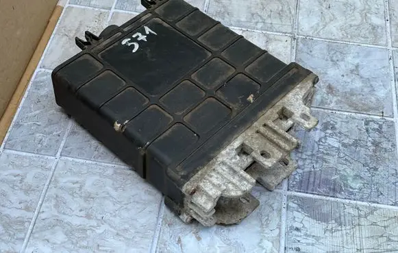 Volkswagen Polo III 6N 6N2 6NF Engine control unit/module