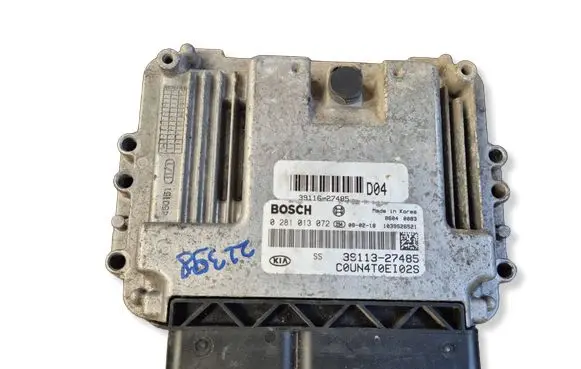 KIA Carens II Engine control unit/module ECU 3911327485 0281013072