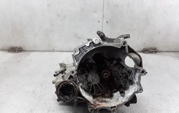 Volkswagen Polo Manual 5 speed gearbox 02T301103K GKU