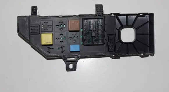 Opel Signum Fuse module 13181983 13168781