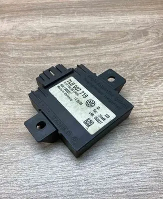 Volkswagen Touareg I Alarm control unit/module 7L0907719