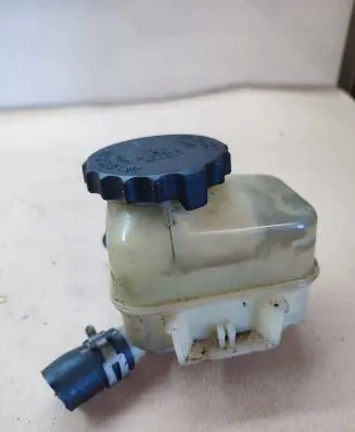 Toyota Avensis T220 Power steering fluid tank/reservoir