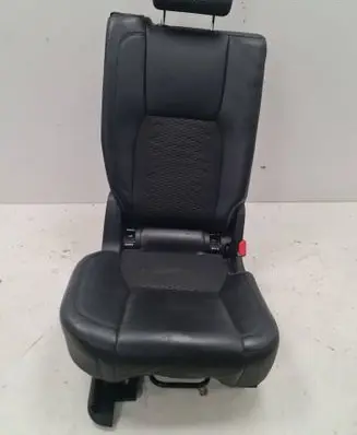 Land Rover Discovery Sport Rear seat 