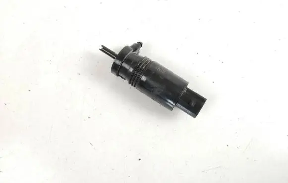 Tesla Model X Windscreen/windshield washer pump 111016400B