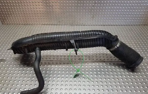 Volvo V50 Intercooler hose/pipe S26370597 7M519A673GK 76895577