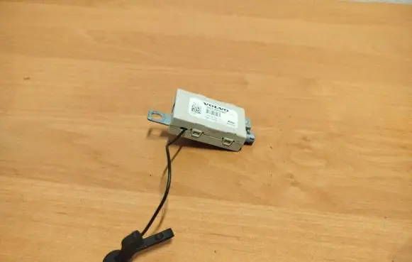 Volvo C30 Aerial antenna amplifier 30732030 AN3AA 28018752