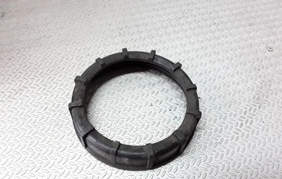 Volkswagen PASSAT B5 In tank fuel pump screw locking ring/nut 