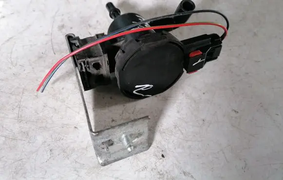 Mercedes-Benz B W246 W242 Brake central valve A0014760532