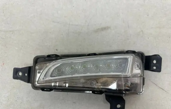 Suzuki Vitara (LY) LED Daytime headlight 755700RL STANLEYW1378 STANLEY