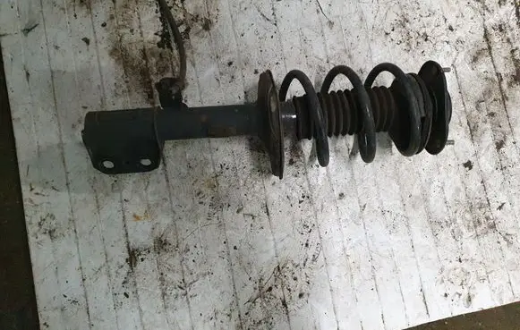 Toyota Corolla Verso E121 Front shock absorber with coil spring NOCODE