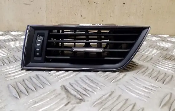 Skoda Superb B8 (3V) Dashboard side air vent grill/cover trim 3V0819701C