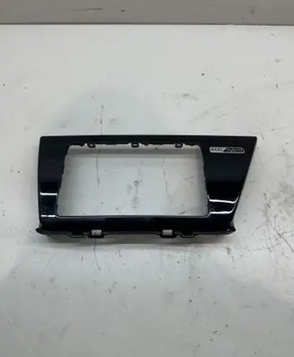 KIA Niro Radio/GPS head unit trim 84740G5000
