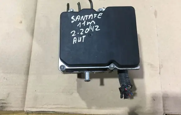 Hyundai Santa Fe ABS Pump 589102B650