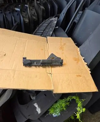 Renault Trafic III (X82) Front bumper mounting bracket 622217838R 24890000 93460848