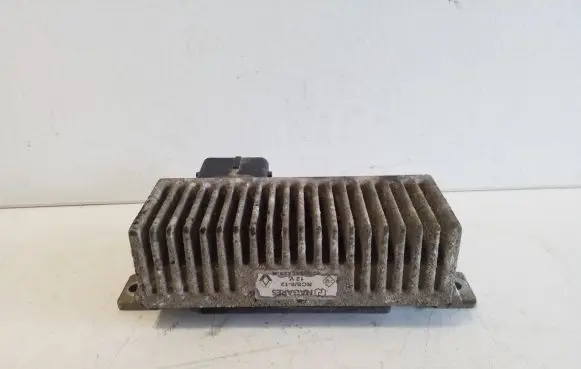 Renault Trafic III (X82) Glow plug pre-heat relay 8200558438A
