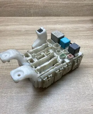 Toyota Prius (XW20) Fuse module 4C260839 401170607