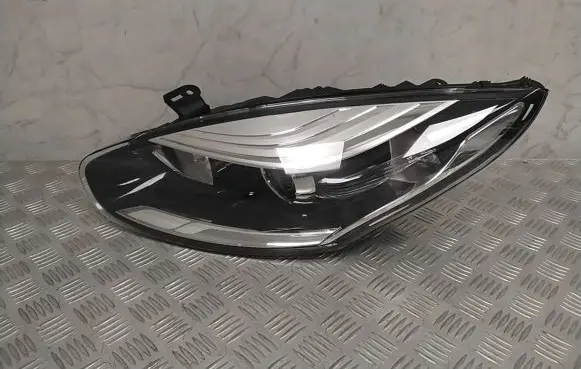 Renault Megane III Headlight/headlamp 130702447800