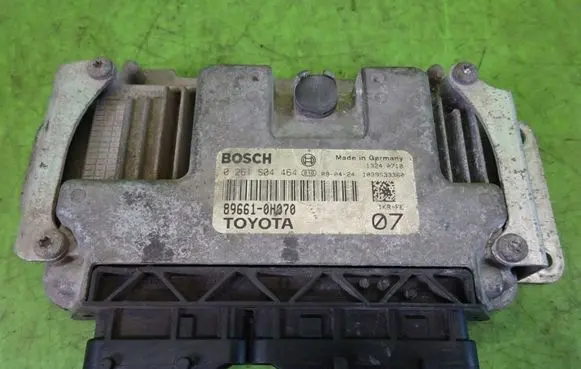 Peugeot 107 Engine control unit/module 896610H070