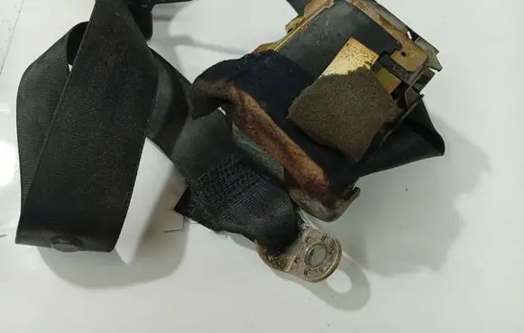 Audi A4 S4 B5 8D Rear seatbelt 