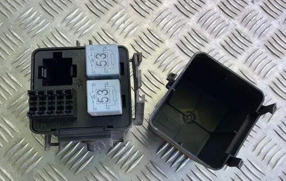 Audi A3 S3 8L Fuse box set 1J0941389B