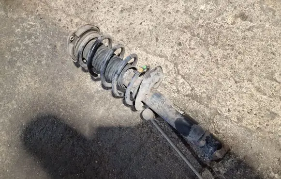 Volkswagen PASSAT B7 Front shock absorber/damper 3C0413031AT