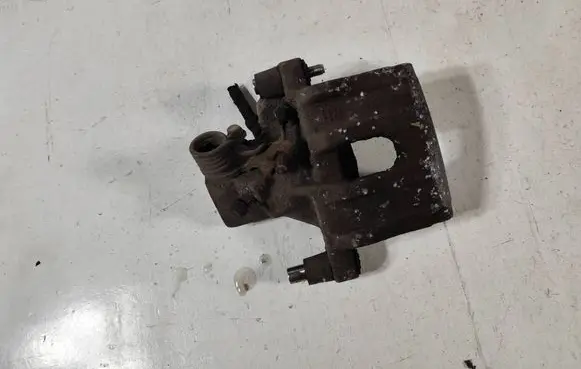 Ford C-MAX II Rear brake caliper CAX2ZACISKPT