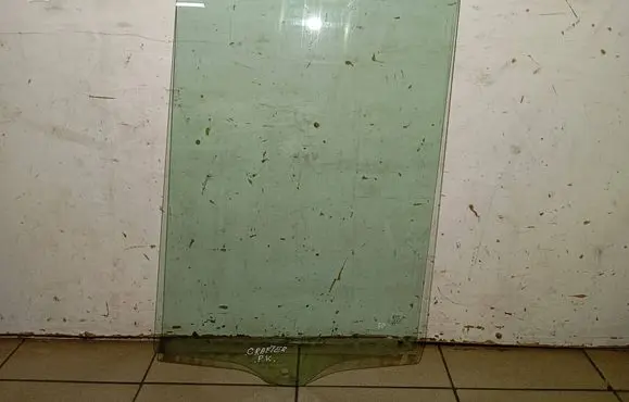 Volkswagen Crafter Front door window/glass (coupe) 7C0845201A