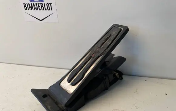 BMW 5 G30 G31 Accelerator throttle pedal 6871053