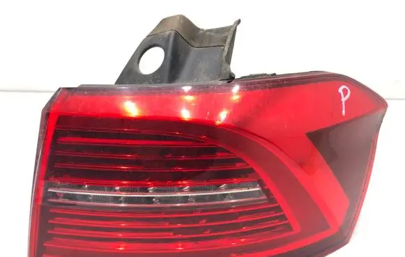 Volkswagen PASSAT B8 Rear/tail lights 