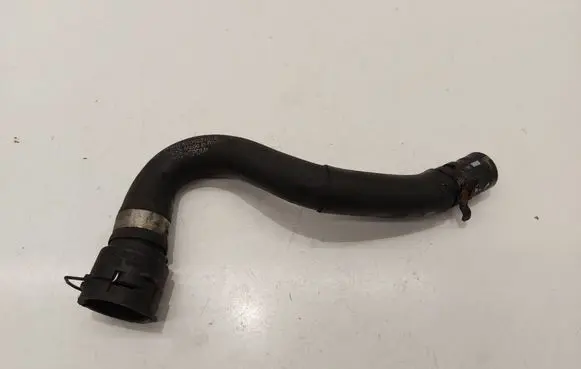 Engine coolant pipe/hose
