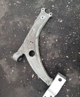 Volkswagen PASSAT B6 Front lower control arm/wishbone 3C0407153B