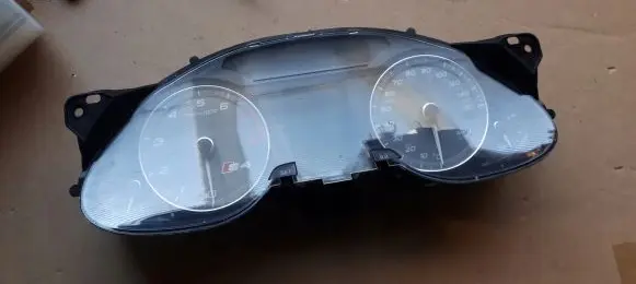 Audi A4 S4 B8 8K Speedometer (instrument cluster) 8K0920982L