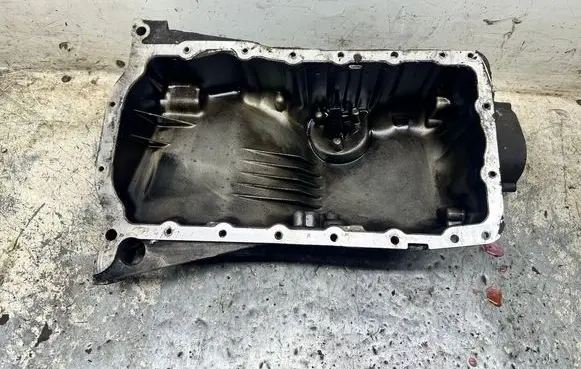 Volkswagen PASSAT B5.5 Oil sump 