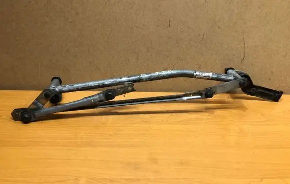 Volkswagen PASSAT B6 Front wiper linkage 3C2955023F