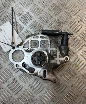 Volkswagen PASSAT B6 Vacuum pump 03L145100