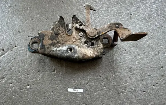 Toyota Land Cruiser (FJ60) Engine bonnet/hood lock/catch 5351090A01