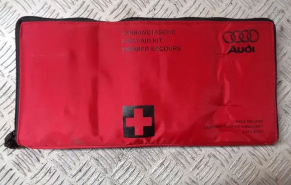 Audi A4 S4 B8 8K First aid kit 8K0860282