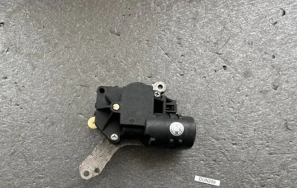 Nissan Patrol Y61 Air flap motor/actuator 2773081L00