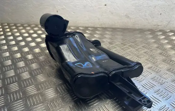 Active carbon filter fuel vapour canister