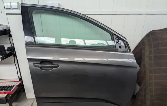 Opel Grandland X Front door