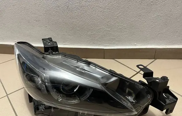 Mazda 6 Headlight/headlamp MADZAVI6