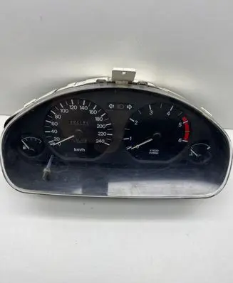 Mitsubishi Carisma Speedometer (instrument cluster) 0P0179001 17908 VS0B