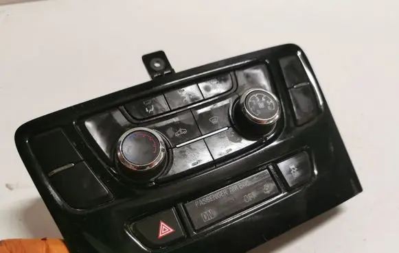 Buick Encore I Climate control unit 39081561