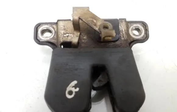 Audi A3 S3 8L Tailgate/trunk/boot lock/catch/latch 8L0827505