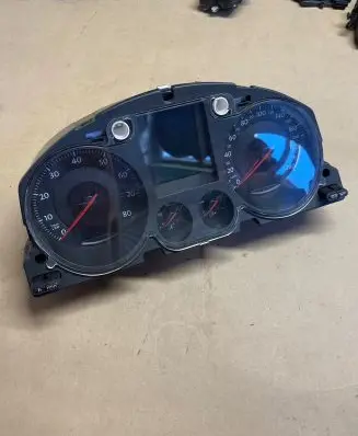 Volkswagen PASSAT B6 Speedometer (instrument cluster) 3c0920870p 803100N140
