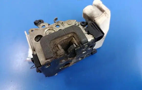 Front door lock