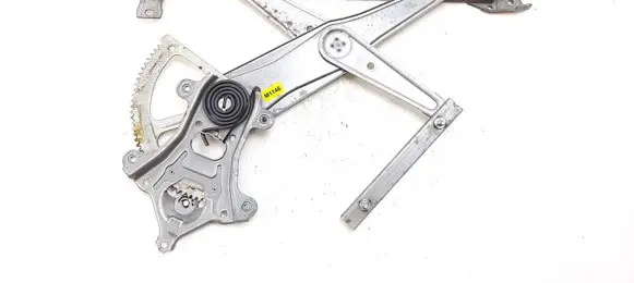 Subaru Outback Front window lifting mechanism without motor